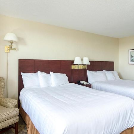 Irving West Hotel Gander Exterior foto